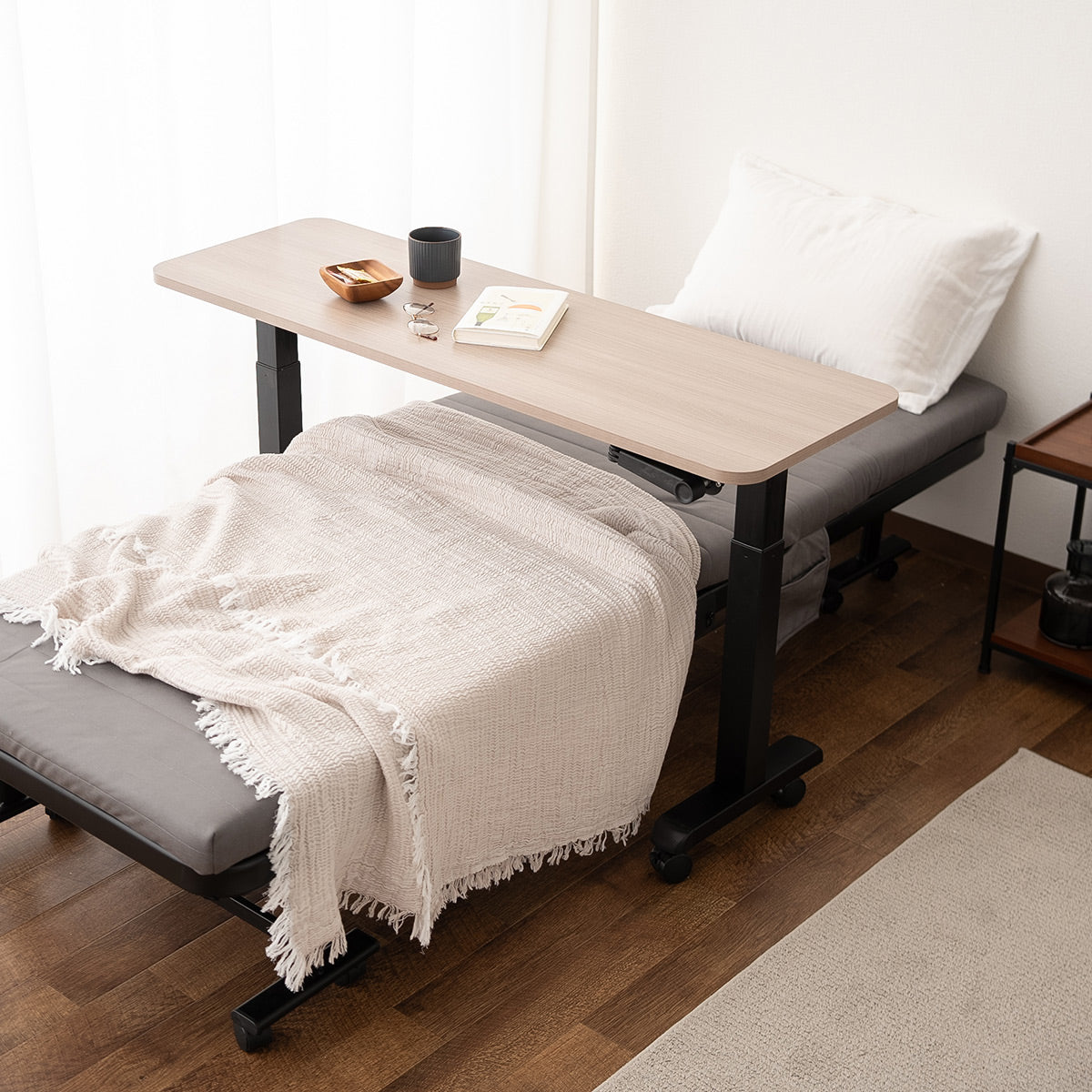 リフティングテーブル ベッドテーブル 幅120cm 昇降式 高さ調節可能 キャスター付き 昇降式テーブル 補助テーブル 昇降式デスク 机 作業台 食事 仕事 介護