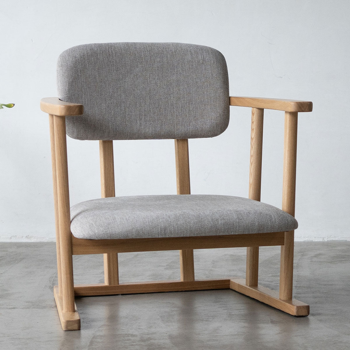 低座椅子 座椅子 完成品 和室にも洋室にも合う 立ち上がりやすい 肘付き ローバック 軽量 コンパクト パーソナルチェア 一人用 一人掛け チェア 椅子