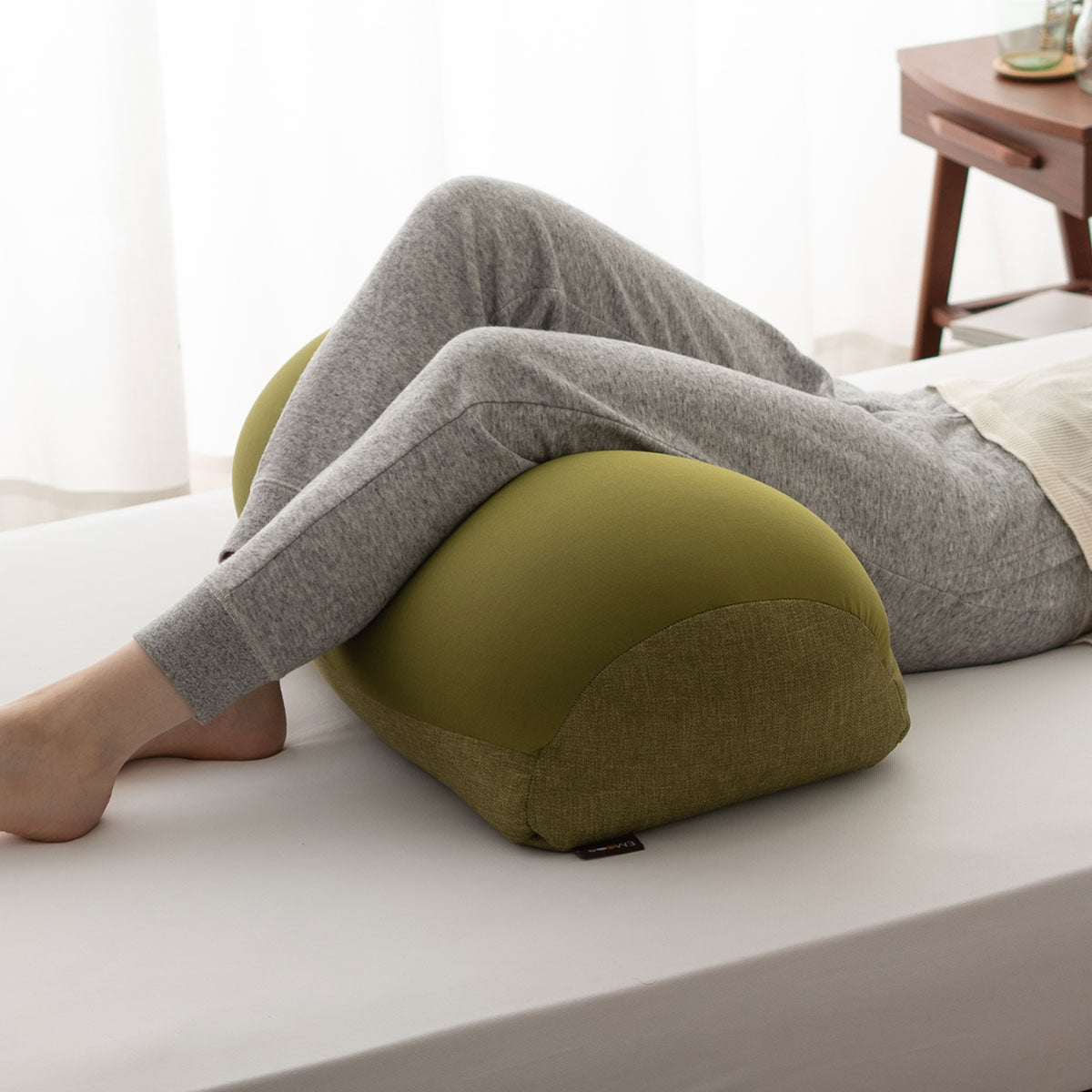 膝に優しい枕 ひざまくら 足枕 フットピロー 敬老の日 母の日 父の日 ギフト プレゼント