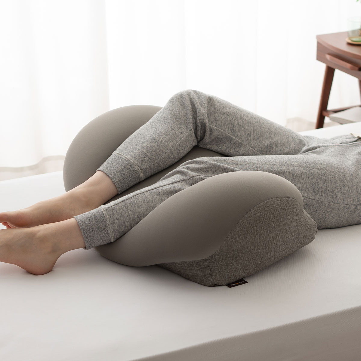 膝に優しい枕 ひざまくら 足枕 フットピロー 敬老の日 母の日 父の日 ギフト プレゼント