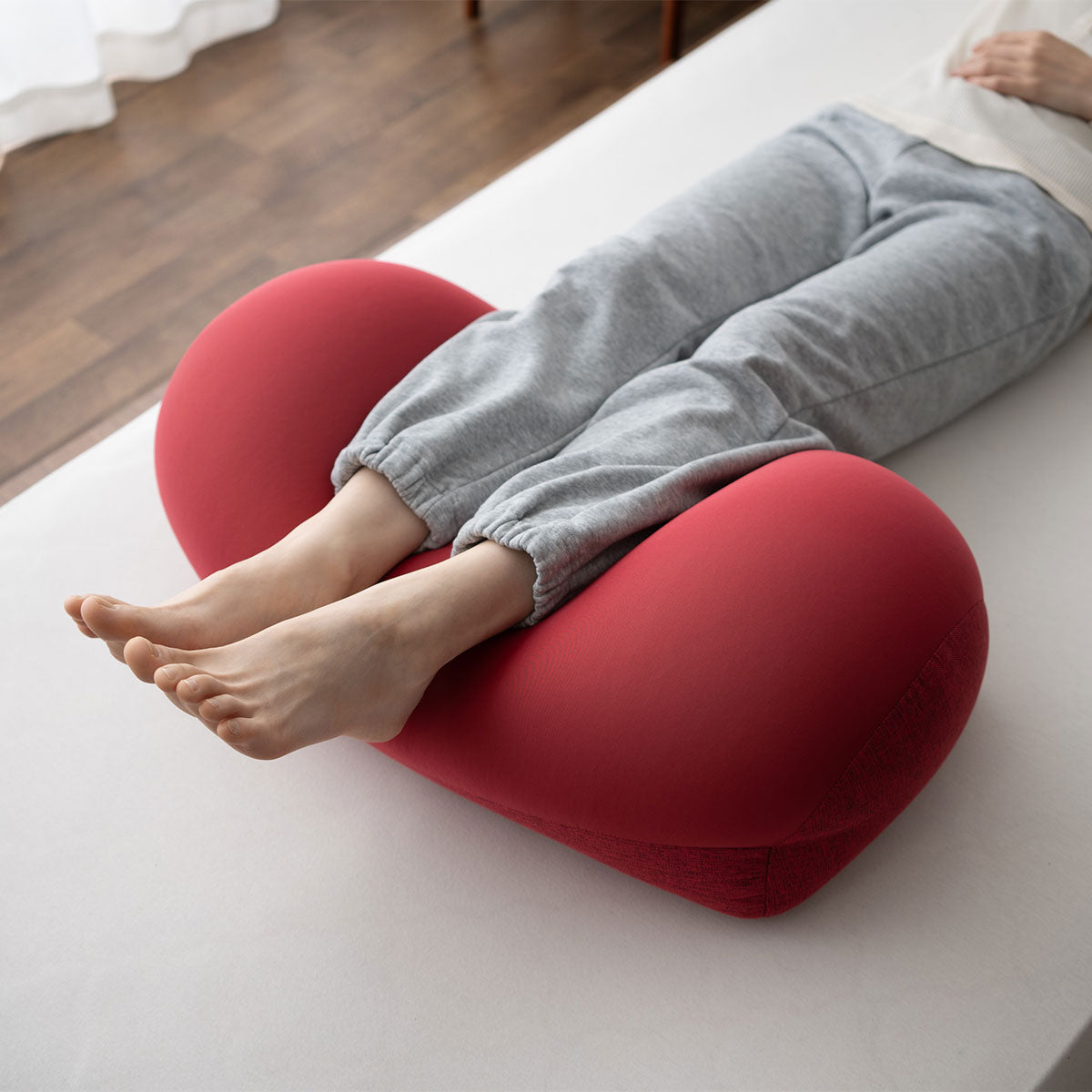 膝に優しい枕 ひざまくら 足枕 フットピロー 敬老の日 母の日 父の日 ギフト プレゼント