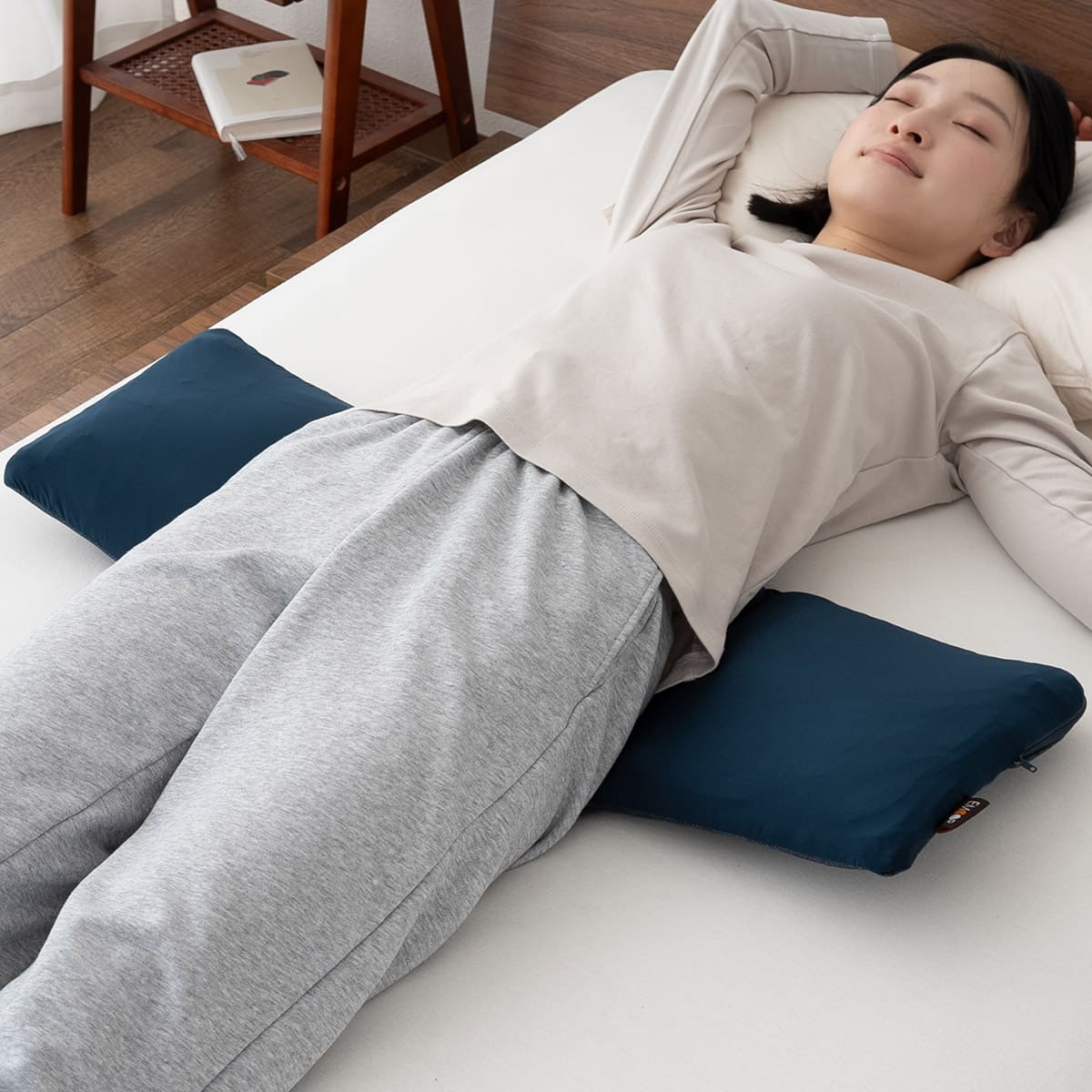 すき間を埋める 腰まくら 腰枕 背中枕 腰用 クッション 高さ調節シート付き 腰痛 猫背 反り腰 ストレッチ 敬老の日 母の日 父の日 ギフト プレゼント