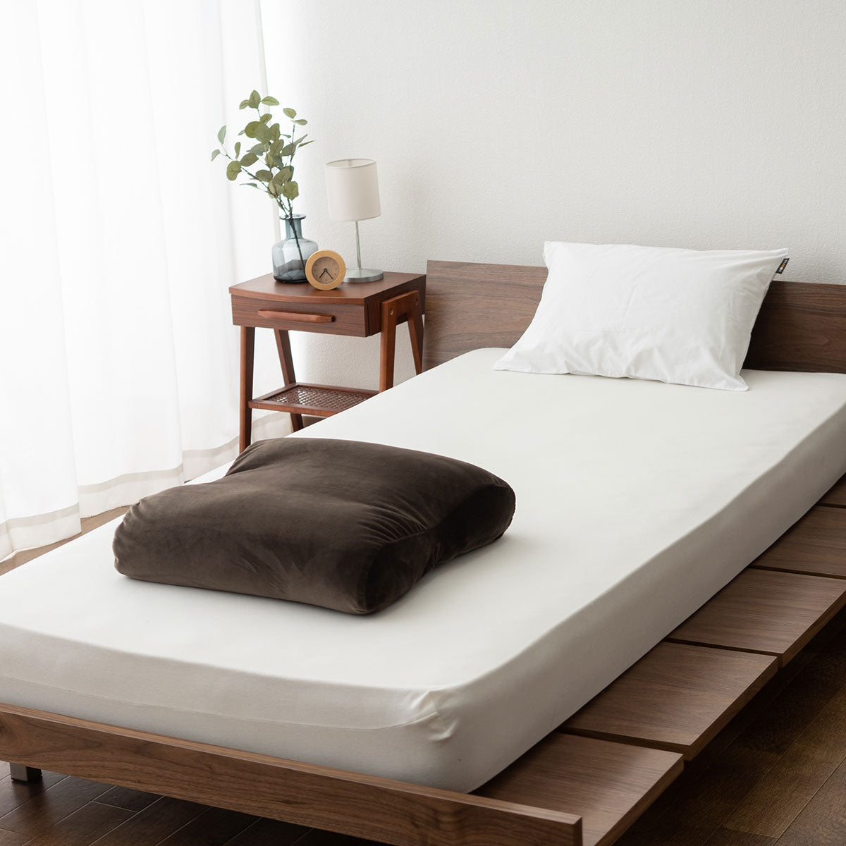 マシュマロ フットピロー コンパクト 足枕 日本製 あしまくら 敬老の日 母の日 父の日 実用的 シルク調 ギフト プレゼント