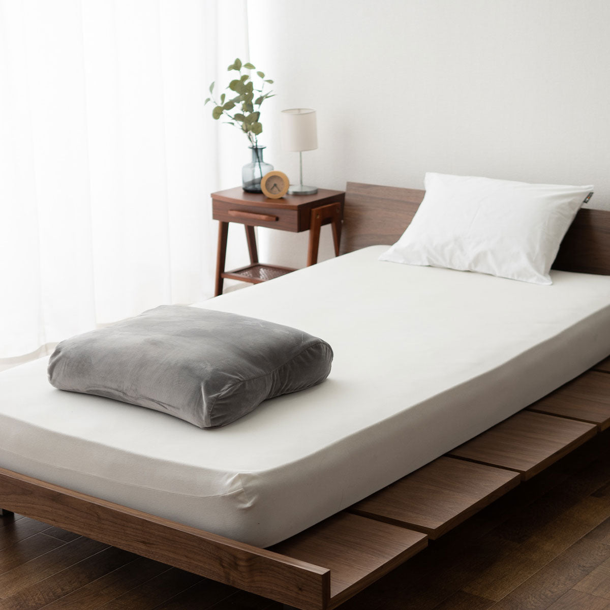 マシュマロ フットピロー コンパクト 足枕 日本製 あしまくら 敬老の日 母の日 父の日 実用的 シルク調 ギフト プレゼント