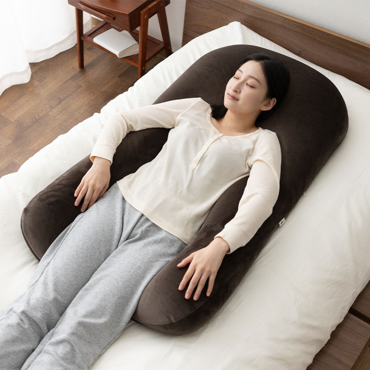 U字ボディピロー 抱き枕 マシュマロ 日本製ビーズ 枕カバー付き 敬老の日 母の日 父の日 出産祝い 誕生日 ギフト プレゼント 実用的