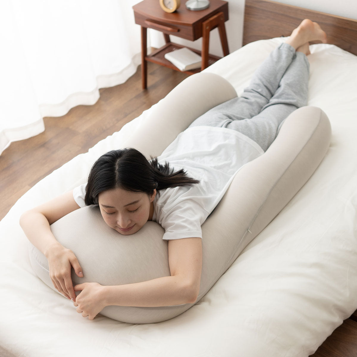 U字ボディピロー 抱き枕 マシュマロ 日本製ビーズ 枕カバー付き 敬老の日 母の日 父の日 出産祝い 誕生日 ギフト プレゼント 実用的
