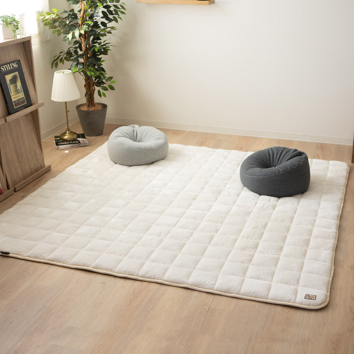 ラグ ラグマット 190×190cm カーペット 絨毯 敷きパッド 極暖 +4℃ 吸湿発熱 あったか 秋 冬 防寒対策 寒さ対策 冷え対策 正方形 約2畳