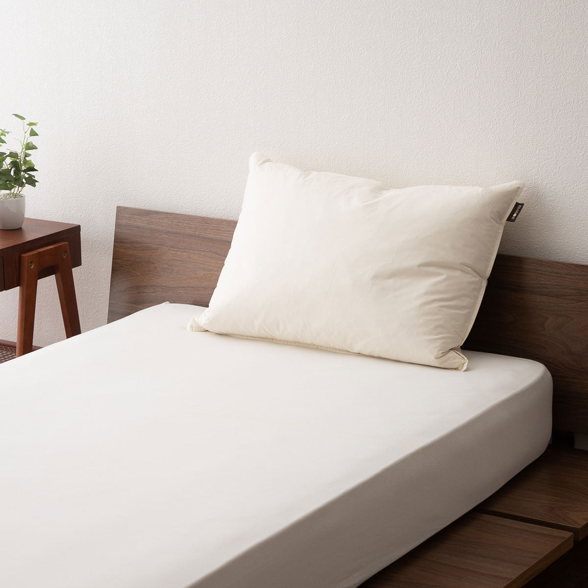 ダウンピロー 羽毛枕 日本製 ホテル仕様 ダッグ あひる ダウン 羽毛 グース がちょう フェザー 羽根