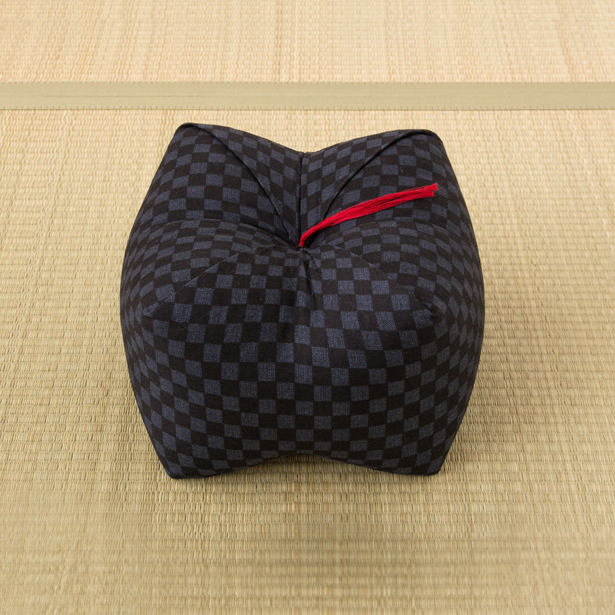 正座クッション 大きいサイズ 正座椅子 日本製 そばがら 綿100% しびれ対策 そば殻枕 ごろ寝枕 葬式 通夜 法事 稽古 あぐら