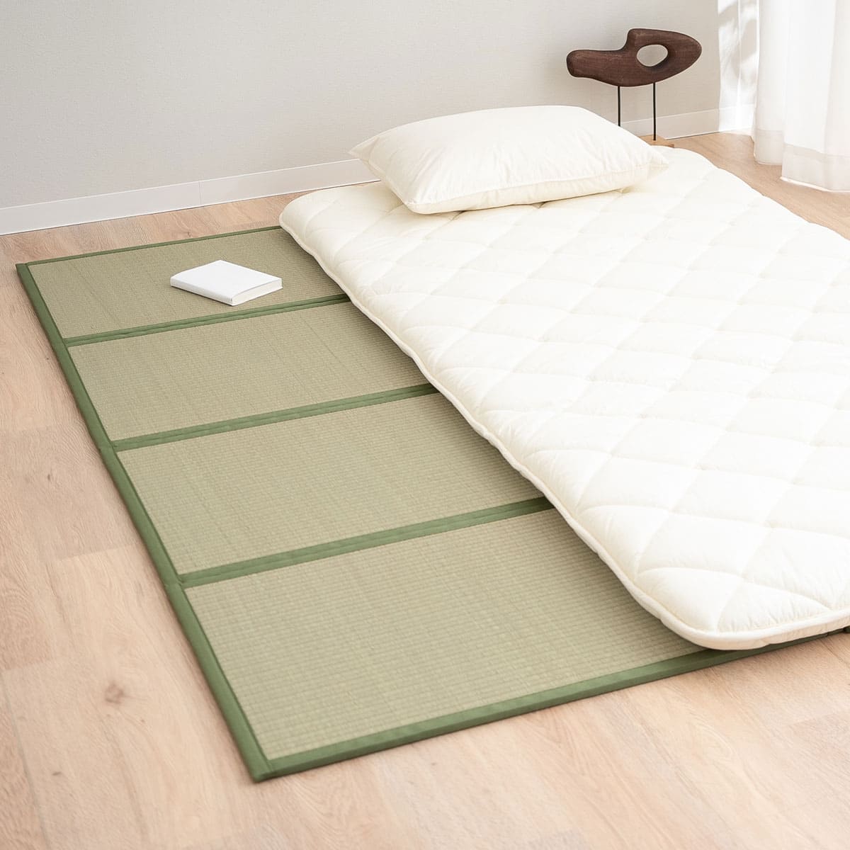 畳マットレス 畳マット い草マットレス 折りたたみ 4つ折り 8つ折り 天然い草 防カビ 消臭 空気洗浄 調湿 吸汗 コンパクト 敷くだけ