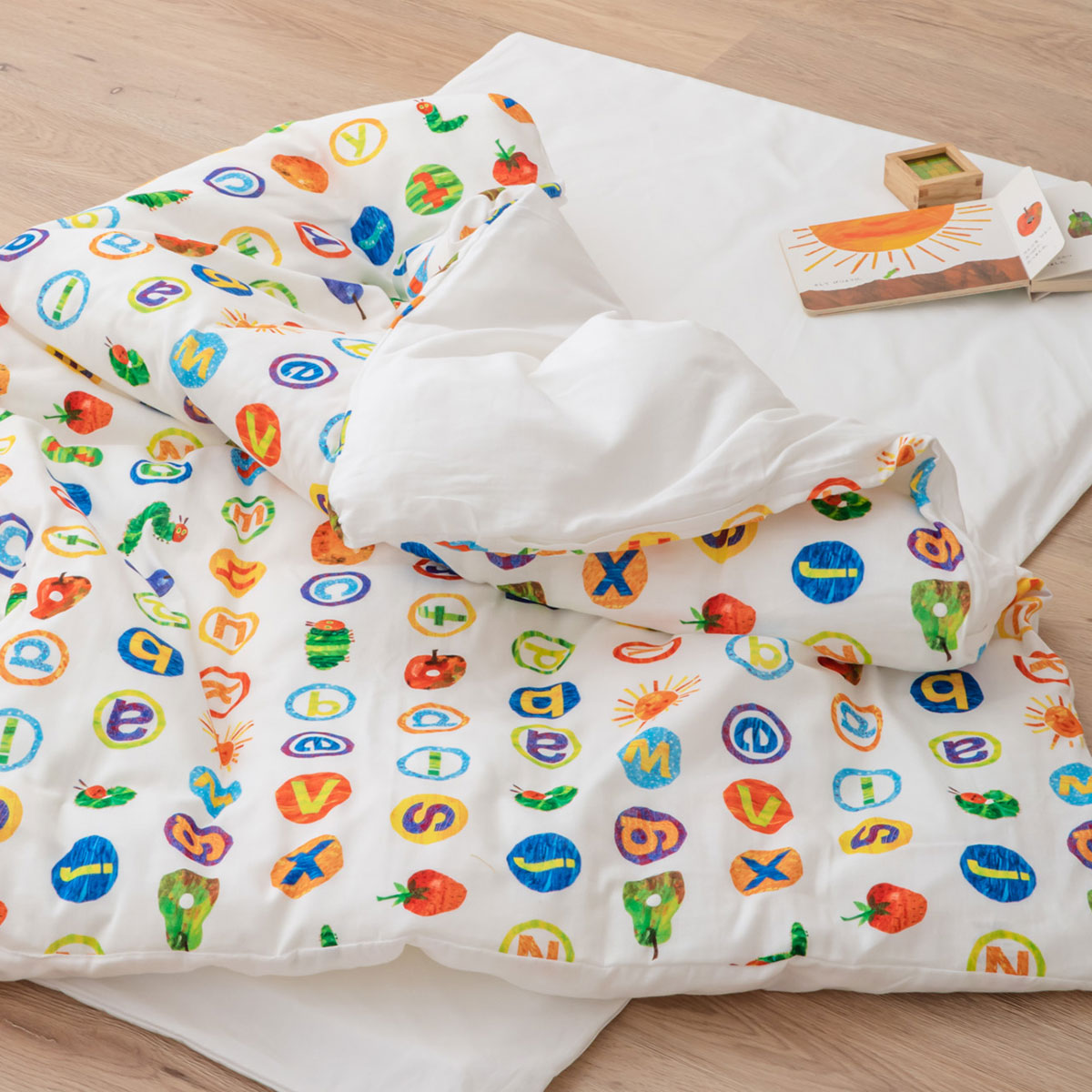 お昼寝布団5点セット はらぺこあおむし 日本製 綿100% ベビー用 (掛け布団・敷き布団・掛け布団カバー・敷き布団カバー・収納バッグ)