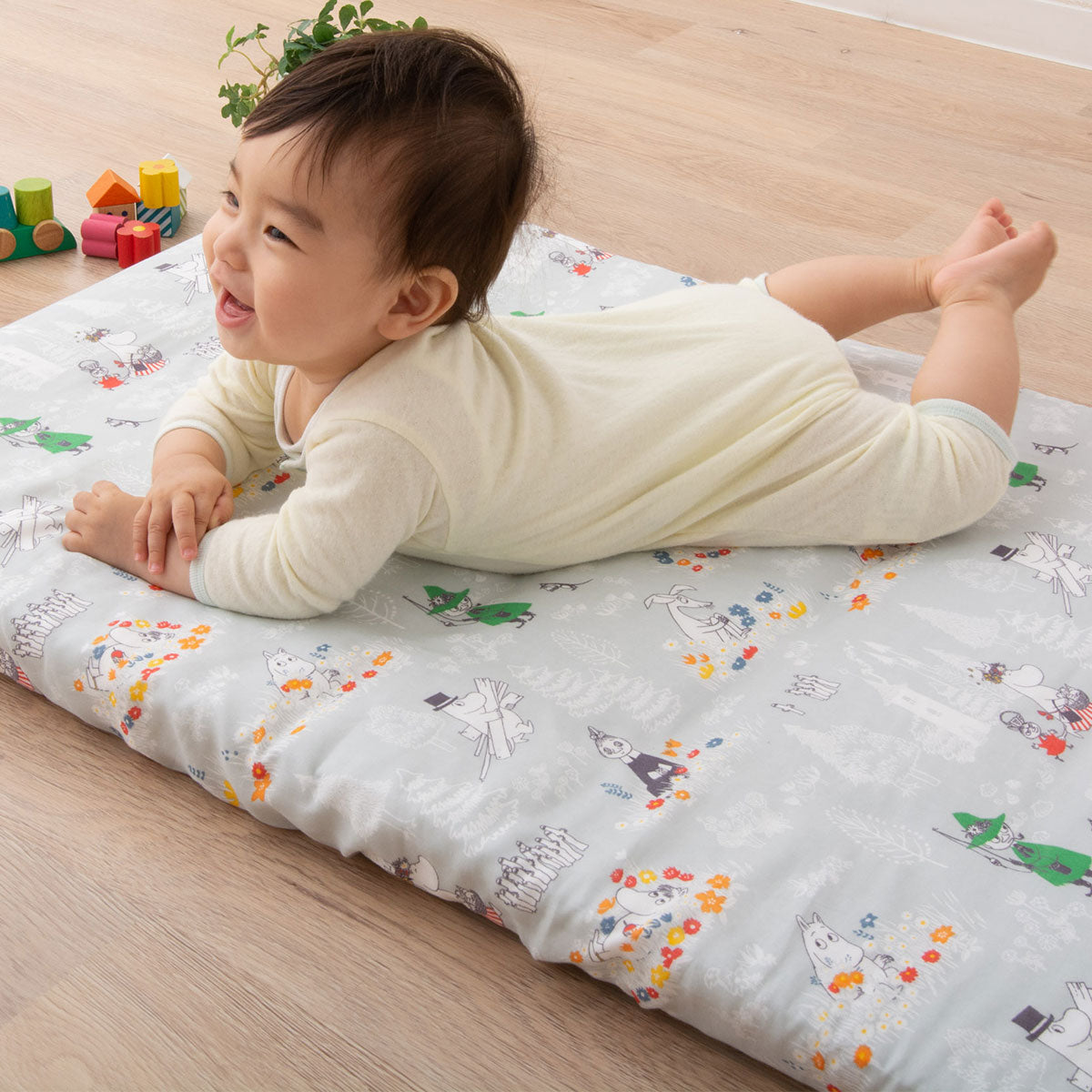 ベビー布団ミニ7点セット ムーミン (掛け布団・ハニカム敷き布団・フリース敷き布団・枕・ピローケース・掛け布団カバー・フィットシーツ)