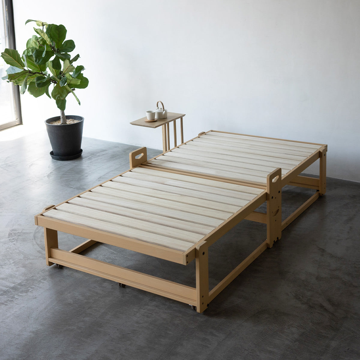 折りたたみベッド すのこベッド 完成品 アシスト機能付き 安全ロック付き 取っ手付き 木製 桐 すのこ スノコ