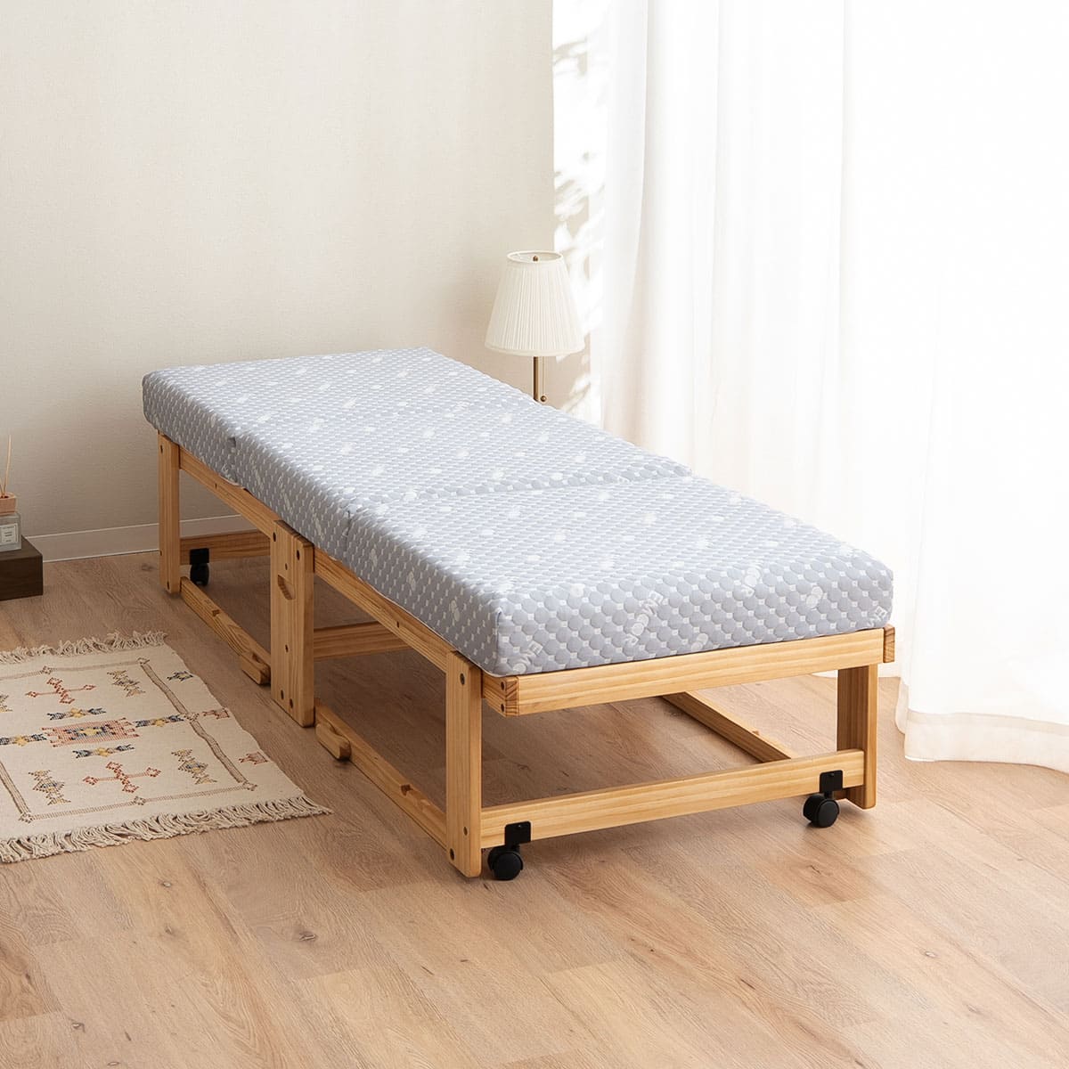 すのこベッド 3つ折りマットレス 2点セット 幅65cm コンパクトショートサイズ 完成品 横揺れ防止 安全ロック付き アシスト機能付き キャスター付き 折りたたみベッド ベッドフレーム コンパクトマットレス ごろ寝 子供用 狭小住宅 来客用 避難用