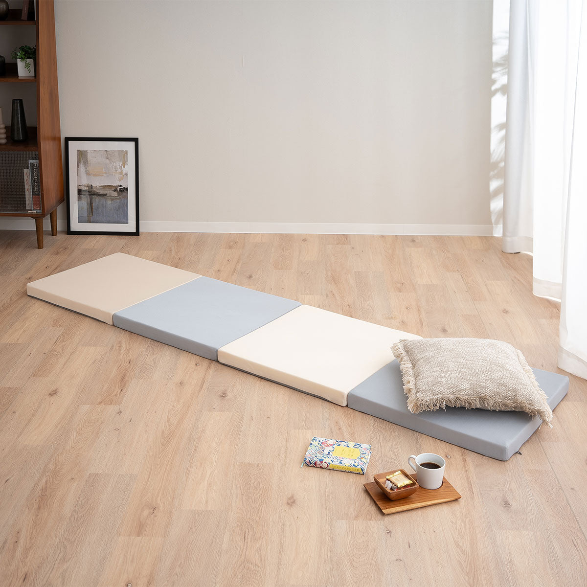 パネル プレイマット 60×60cm 正方形 4枚セット ベビーマット クッションマット フロアマット ラグ マットレス 厚手 騒音緩和 衝撃吸収 撥水 低ホルムアルデヒド