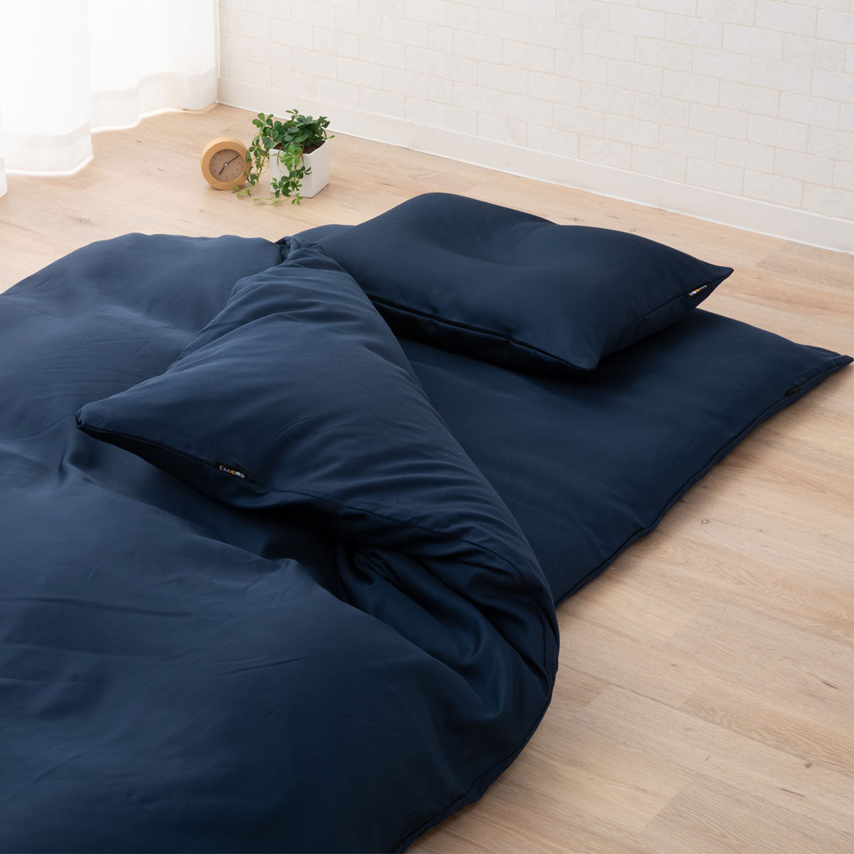 日本製 布団8点セット ダブル (掛け布団・敷き布団・枕×2・掛け布団カバー・敷き布団カバー・枕カバー×2) 抗菌 防臭 防ダニ 掛け敷き枕 組布団 カバー付き 非圧縮