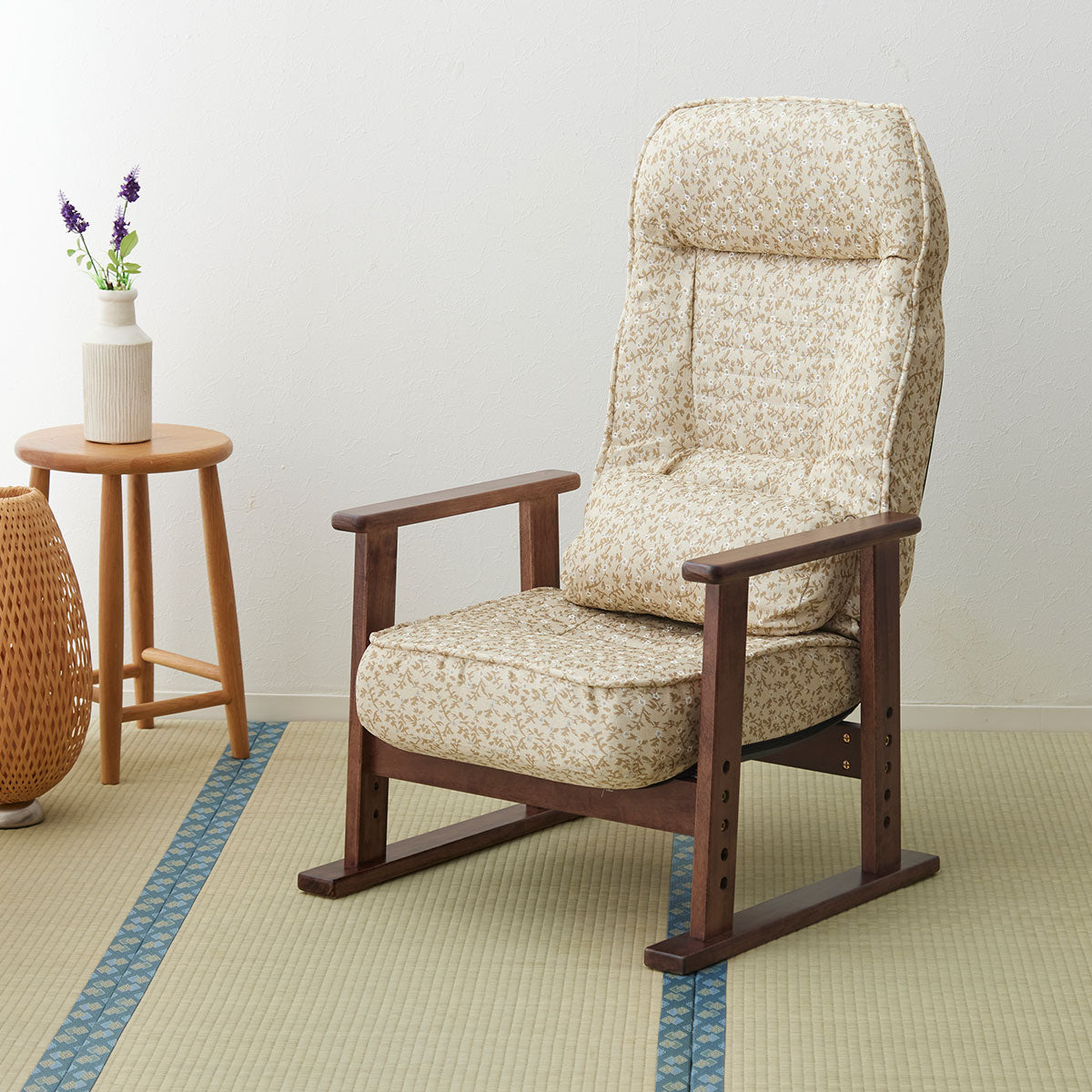 高座椅子 「きらく」 リクライニングチェア 座面高調節可 5段階リクライニング クッション付き 天然木肘掛け コンパクト設計 小柄な方向け 高齢者施設 法事椅子 【完成品】