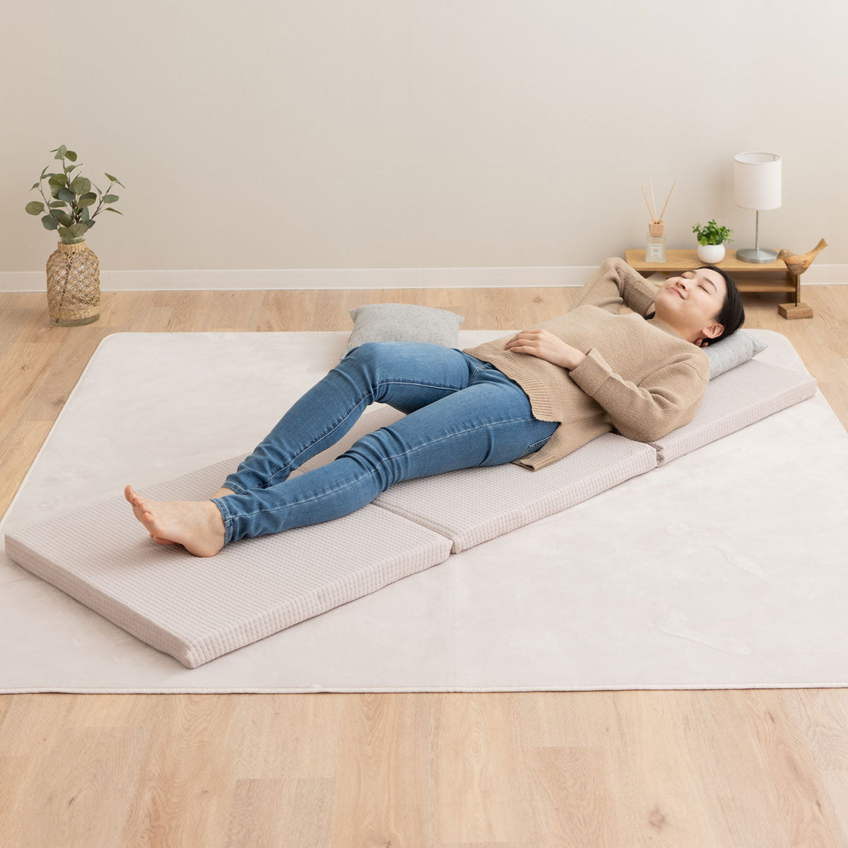 コンパクトマットレス 幅65cm ごろ寝 三つ折り 折りたたみ 高反発 3Dファイバー 丸洗い アンダーマットレス オーバーレイ トッパー 通気性抜群 昼寝 キャンプ 車中泊 防災対策 65×180cm