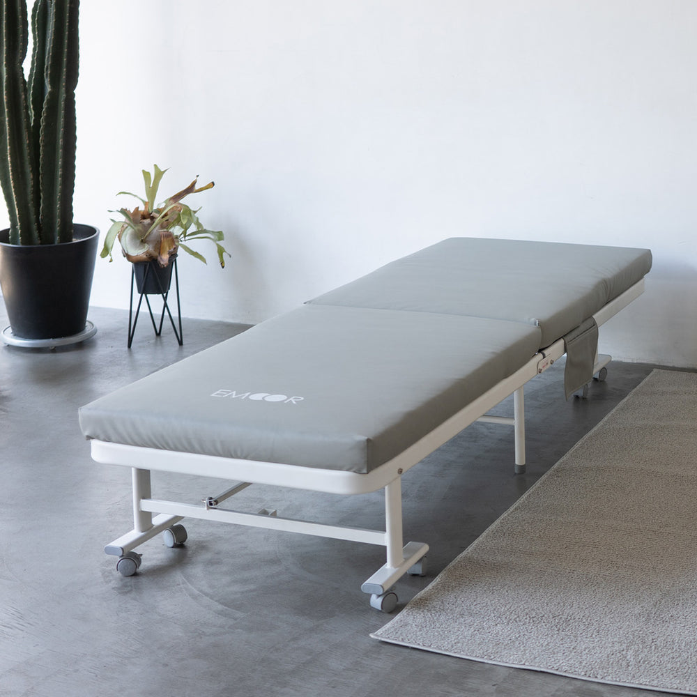 汚れが拭き取りやすい 人工皮革 補助ベッド  折りたたみベッド 介護 完成品 キャスター付き マットレス付き エクストラベッド