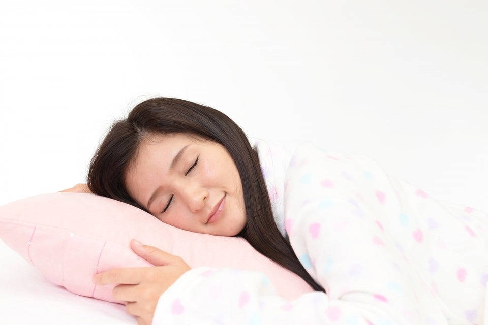 抱き枕の効果とは？主な形状を7つ紹介。腰痛改善やストレス解消に
