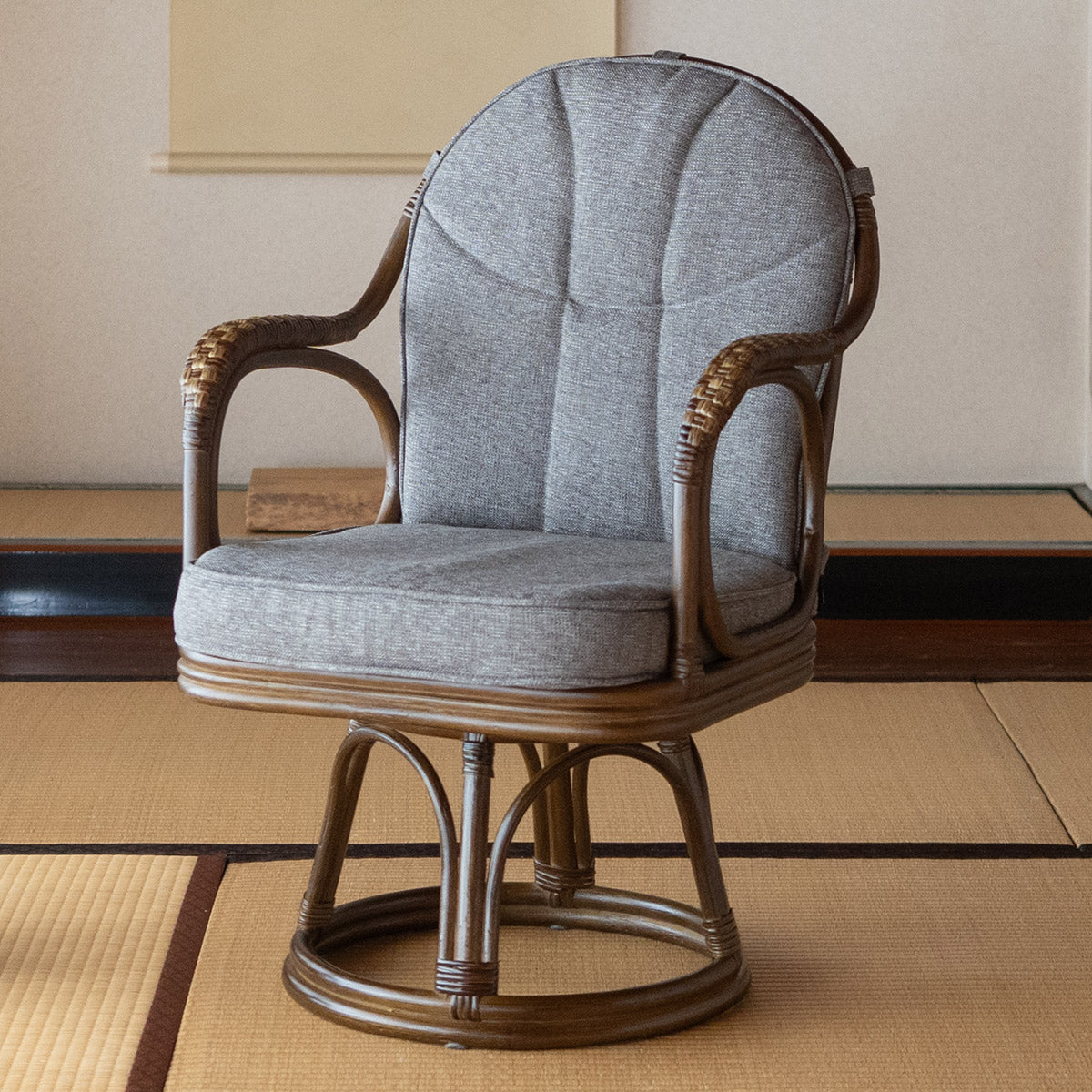 良品！ Kazama 籐 回転椅子 ラタン ハイチェア 楽天市場】【即出荷商品】籐椅子 ニューアモール シーベルミドル