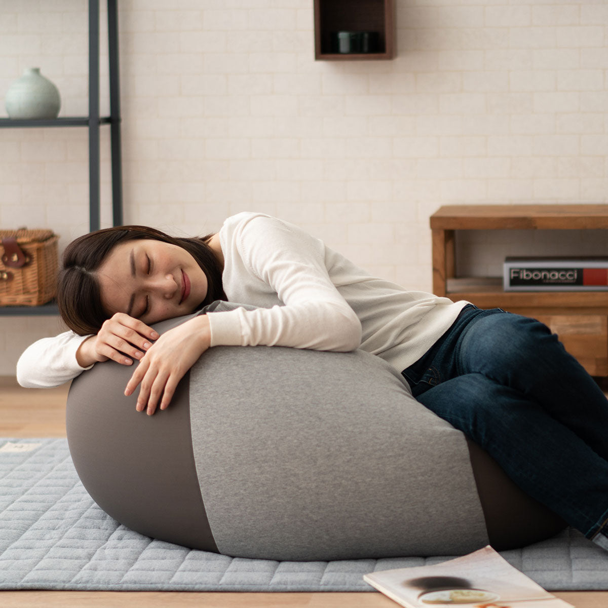 もちもち/mochimochi】ビーズクッション Mサイズ | 寝具・家具の専門店