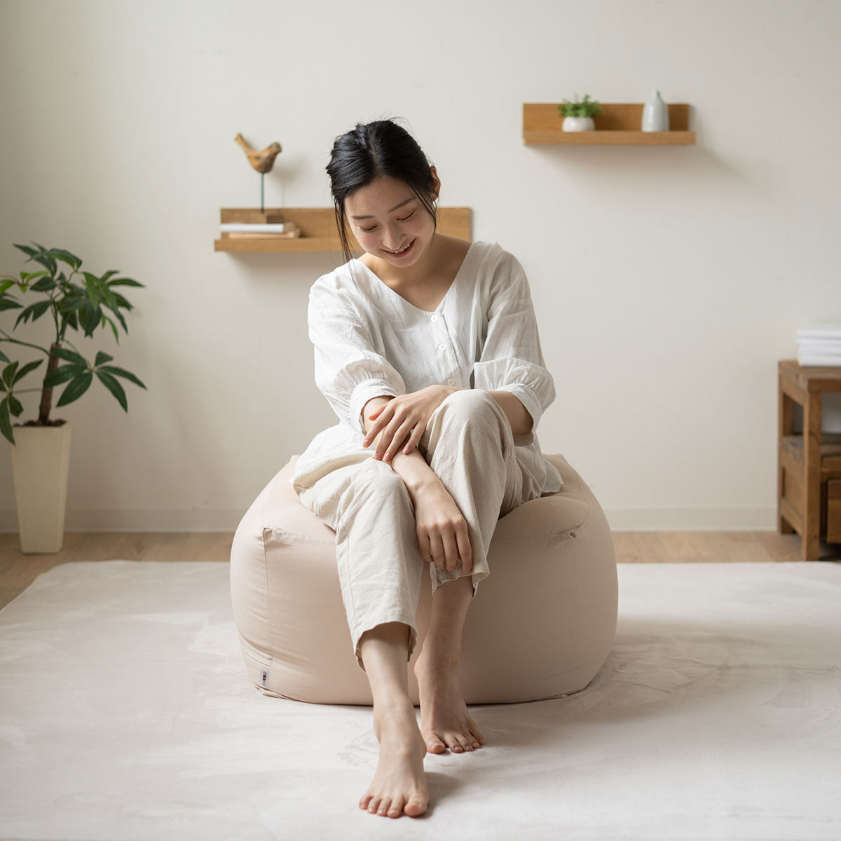 もちもち/mochimochi】ビーズクッション Mサイズ | 寝具・家具の専門店