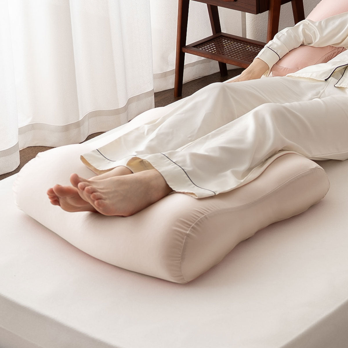 至福の睡眠】 フットピロー コンパクト 足枕 ギフト プレゼント 実用的