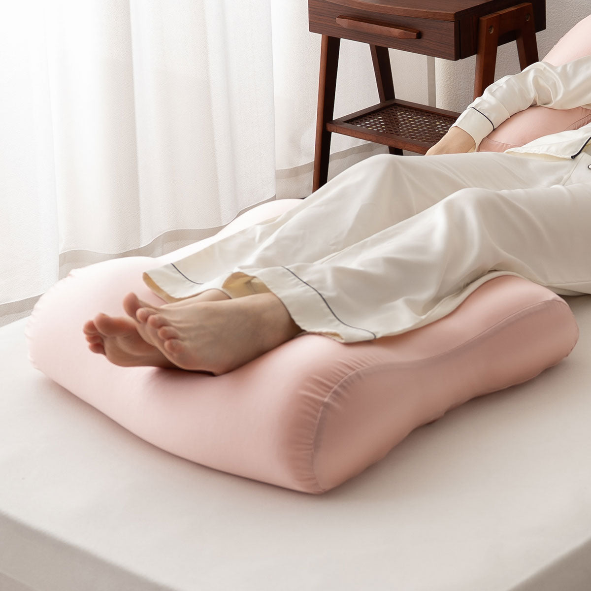 至福の睡眠】 フットピロー コンパクト 足枕 ギフト プレゼント 実用的