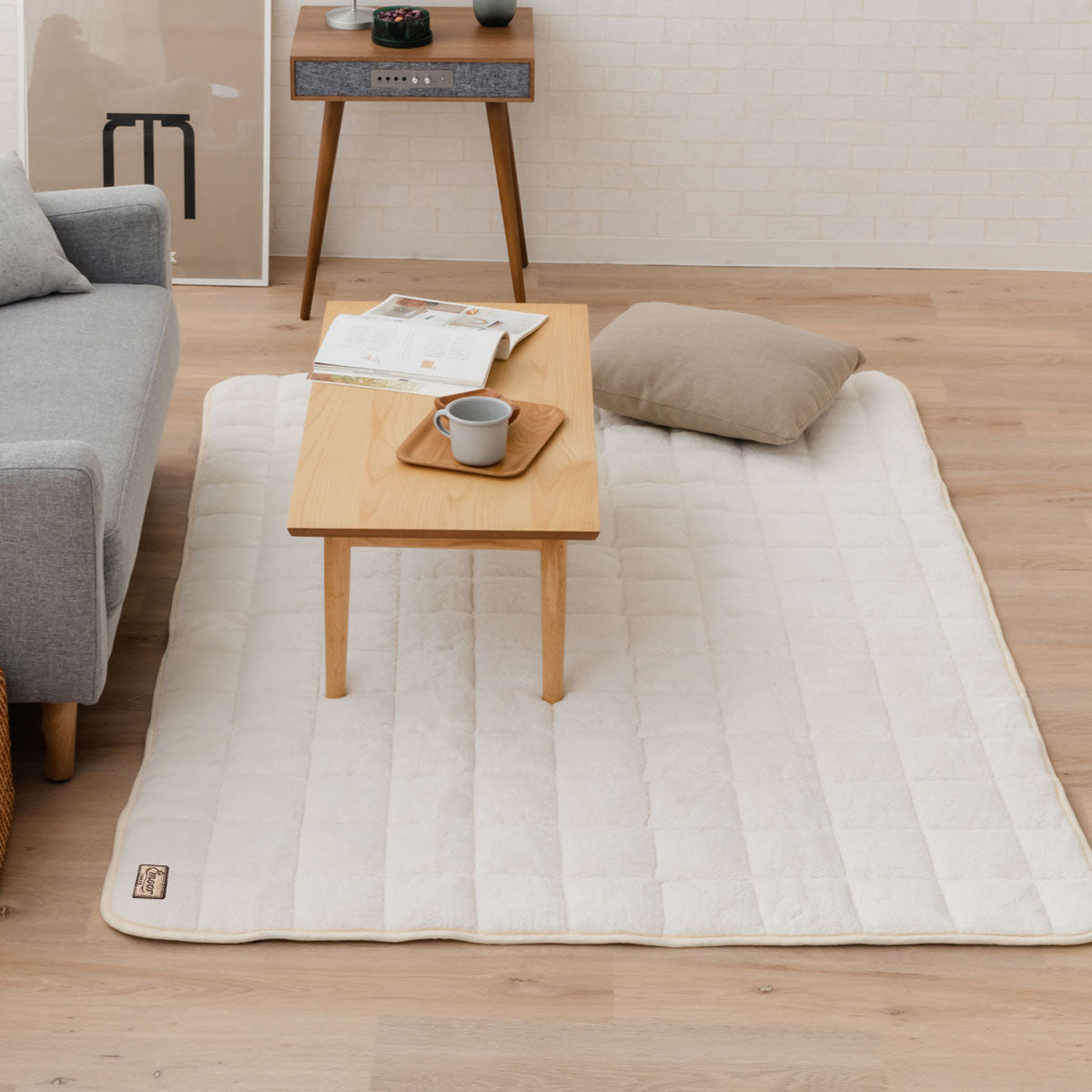 エムールヒートプラス ラグ 190×190cm 正方形 約2畳 カーペット 絨毯