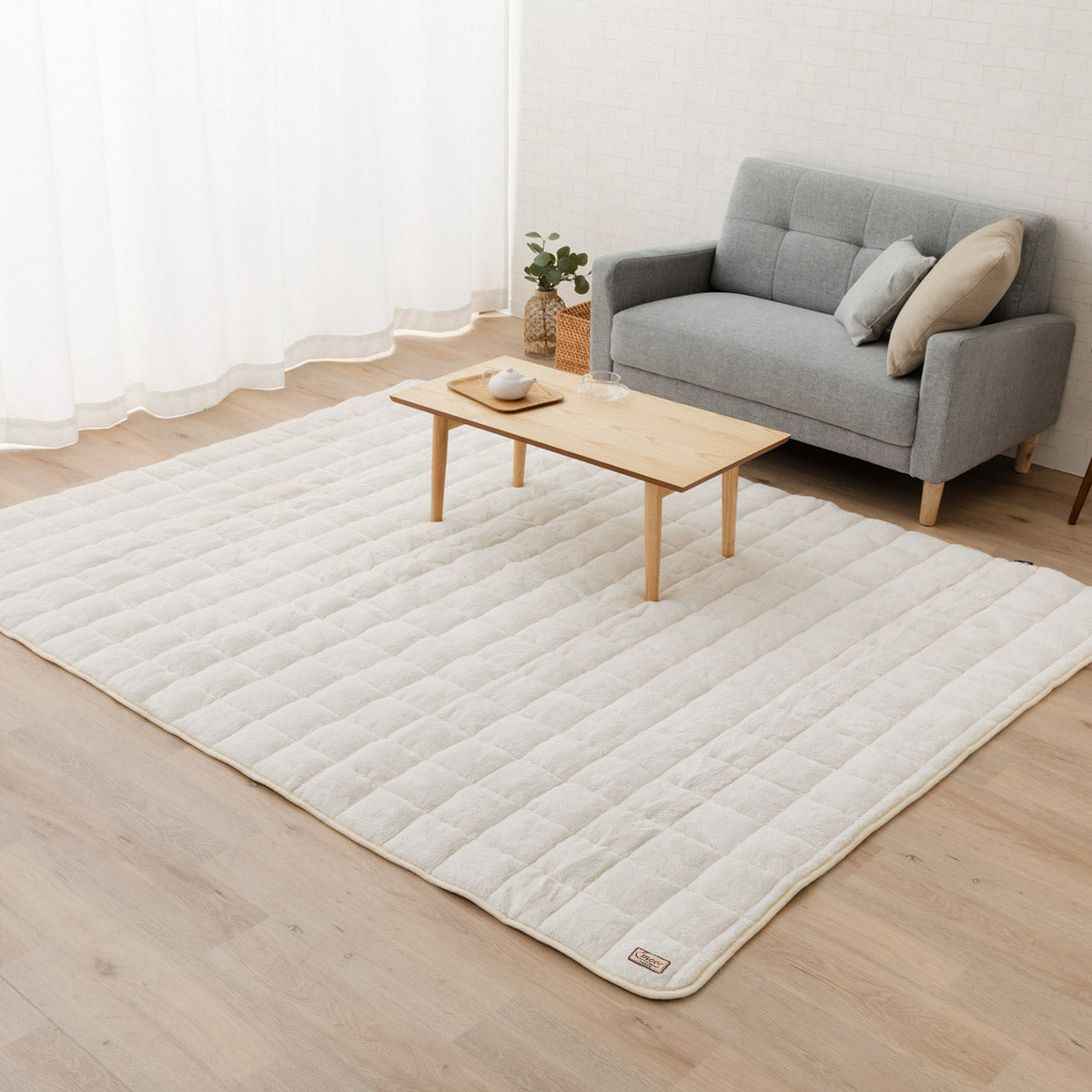 ラグ ラグマット 190×240cm カーペット 絨毯 敷きパッド 極暖 +4℃ 吸湿発熱 あったか 秋 冬 防寒対策 寒さ対策 冷え対策 長方形 約3畳