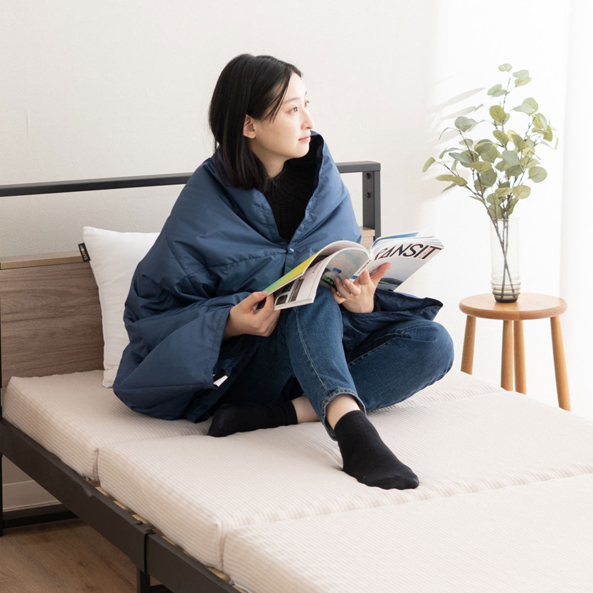 EMOOR DOWN】 洗える 羽毛 ポケッタブル ハーフケット クッション