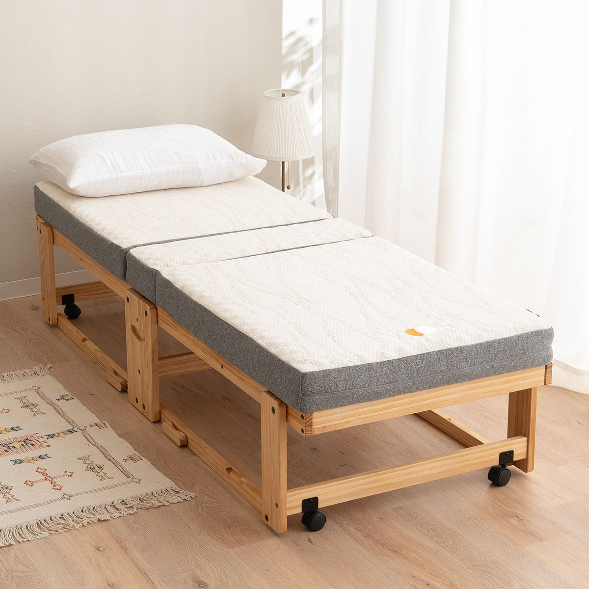 敷いたまま折りたためる 折りたたみベッド専用 マットレス 65×180cm コンパクトショートサイズ 2層構造 極厚 滑り止め加工 変則3つ折り形状