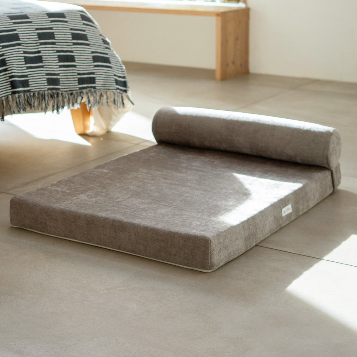 愛犬専用 体圧分散 プレミアム ドッグ マットレス 枕が 動かせる 低床 ロー ペットベッド カドラー 洗える まくら あご乗せ