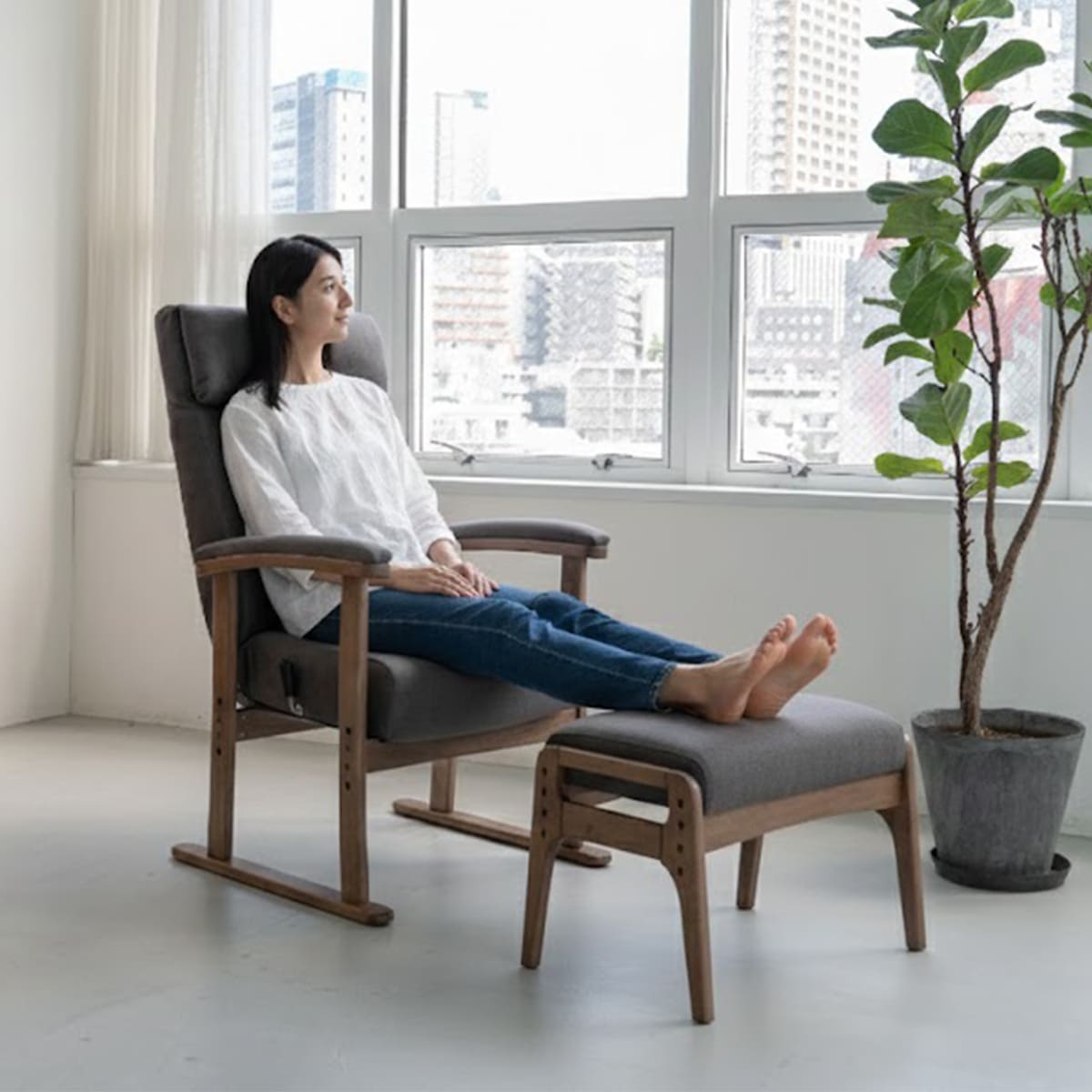 れおん プレミアム ポケットコイル高座椅子 オットマンスツール 2点セット プレミアムタイプ リクライニングチェア ファブレザー 本革調 天然木 ハイバック レバー式 高さ調節可能 角度調節可能 腰痛対策 むくみ防止 軽量