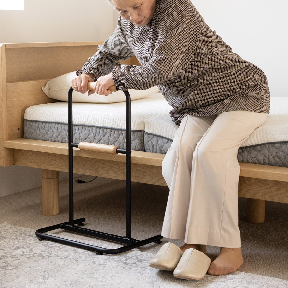 立ち上がり補助手すり 2段 簡単組立 移動式 軽量 転倒防止 転落防止